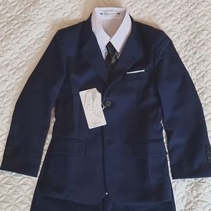 Boys Navy blue 4 piece suit set, size 7 NWT